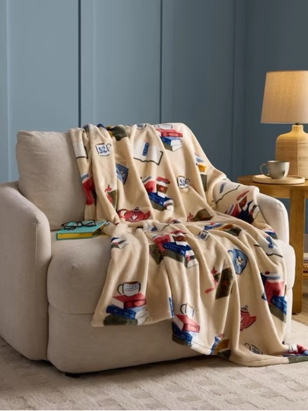 :Cozy Café Book Lovers Book Reader Lounge Throw, 60